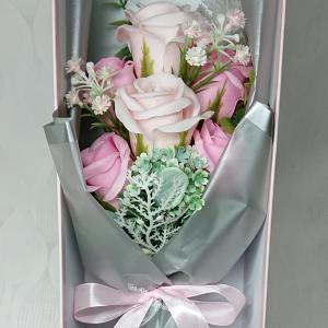 6 szálas szappanrózsa csokor díszdobozban