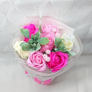 7 szálas szappanrózsa csokor átlátszó tasakban