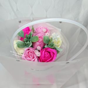 7 szálas szappanrózsa csokor átlátszó tasakban