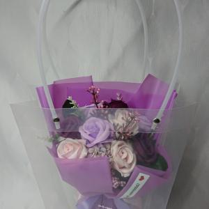 9 szálas szappanrózsa csokor átlátszó tasakban