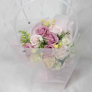 9 szálas szappanrózsa csokor átlátszó tasakban