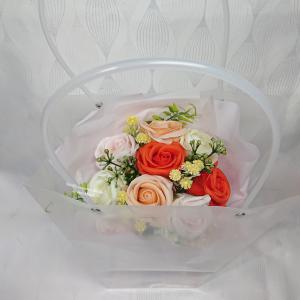 9 szálas szappanrózsa csokor átlátszó tasakban