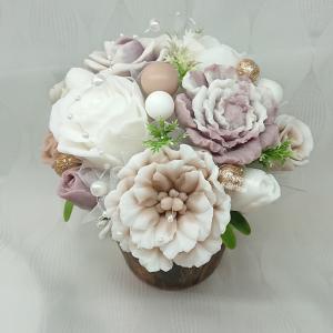 Barna - fehér illatos szappanvirág dekoráció rusztikus kaspóban