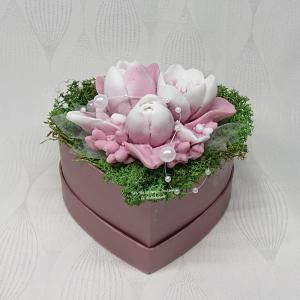 Dove illatú tulipán szappanvirág csokor