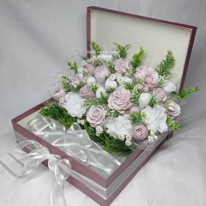 Esküvői pénzátadó illatos szappanvirág csokor