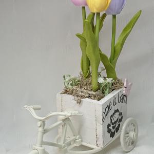 Illatos szappan tulipán dekoráció tricikliben
