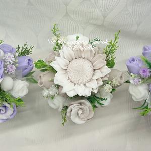 Kis szappanvirág csokrok fehér kaspóban