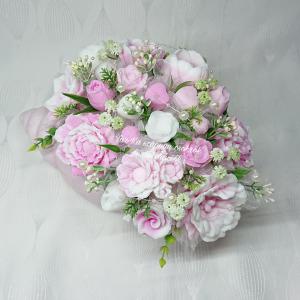 Különleges nagy szappanvirág csokor csigaházban