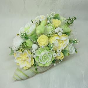 Különleges nagy szappanvirág csokor csigaházban