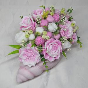 Különleges nagy szappanvirág csokor csigaházban