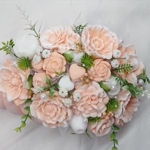 Különleges nagy szappanvirág csokor csigaházban