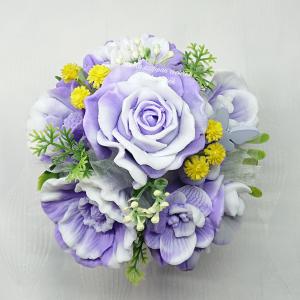 Lila-fehér szappanvirág csokor pöttyös kaspóban