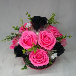 Magenta és fekete szappanrózsa box