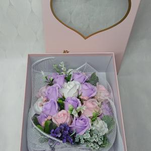 Óriás 19 szálas szappanrózsa csokor díszdobozban