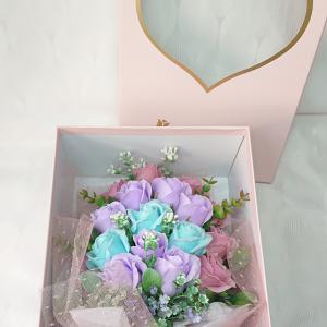 Óriás 19 szálas szappanrózsa csokor díszdobozban