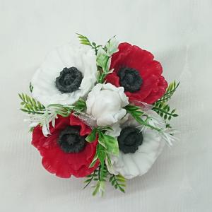 Pipacsos szappanvirág csokor