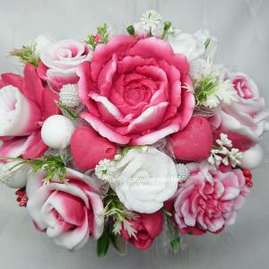 Piros - fehér illatos szappanvirág csokor