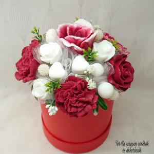 Piros - fehér  jázmin illatú szappan box