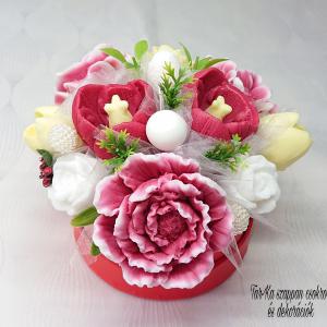 Piros - sárga - fehér szappan csokor kerek formájú boxban