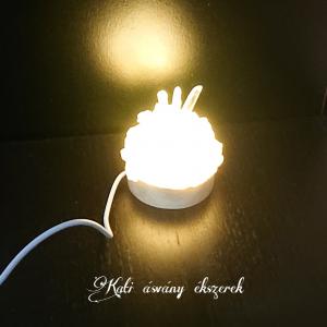 Rózsakvarc - hegyikristály ásvány lámpa fa talppal