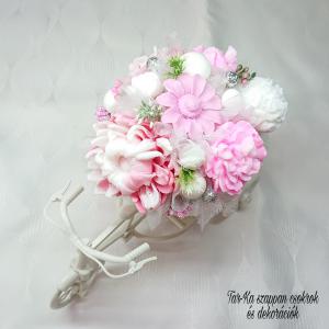 Rózsaszín kavalkád illatos szappan asztaldísz tricikliben