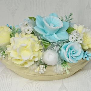 Szappanvirág csokor csónak alakú kaspóban