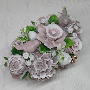 Szappanvirág csokor csónak alakú kaspóban