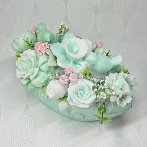 Szappanvirág csokor csónak alakú kaspóban