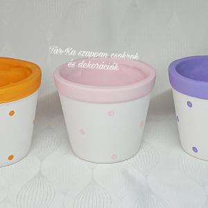 Szappanvirág csokor nagy pöttyös kaspóban