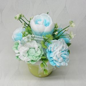 Szappanvirág csokor pöttyös kaspóban