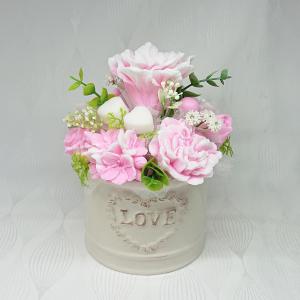 Szappanvirág csokrok LOVE kaspóban