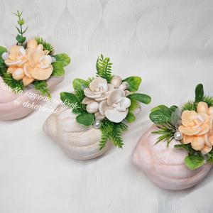 Szappanvirágok csigaházban (orchidea)