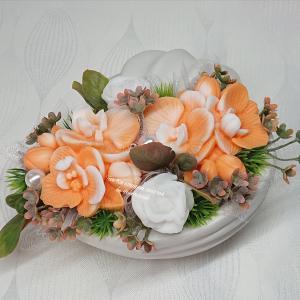 Szappanvirágok csigaházban (orchidea)