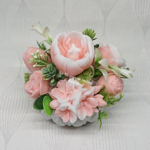 Szappanvirágok kicsi kerek kaspóban