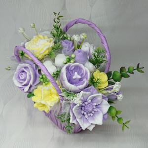 Szappanvirágok lila táskában