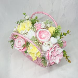 Szappanvirágok rózsaszín táskában