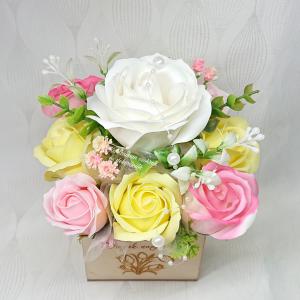 Szeretettel Anyák napjára! szappanrózsa csokor