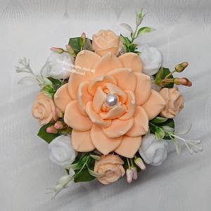 Szülőköszöntő lótusz szappanvirág csokor