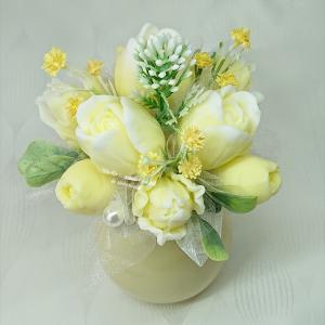 Tulipán csokor vázában