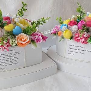 Vidám esküvői szülőköszöntő illatos szappanvirág box egyedi szöveggel