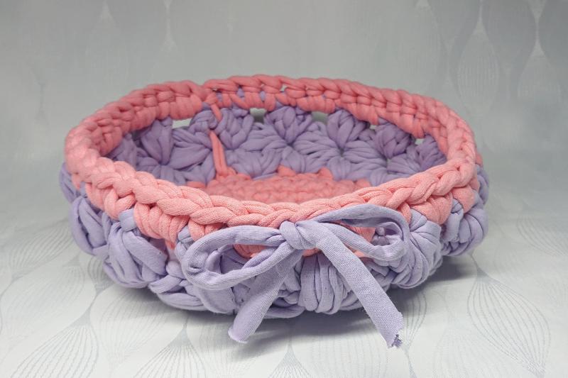Horgolt lila - rózsaszín tároló