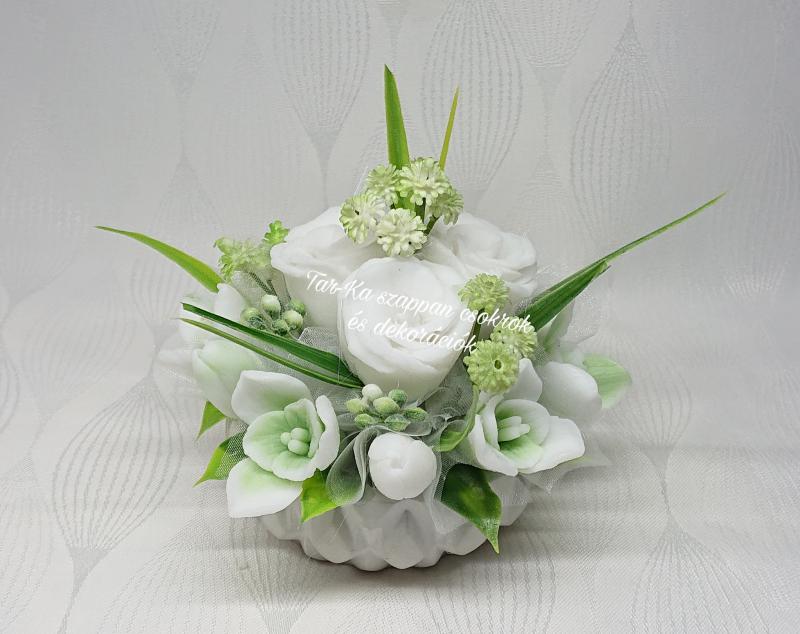 Hóvirág - rózsa szappanvirág csokor