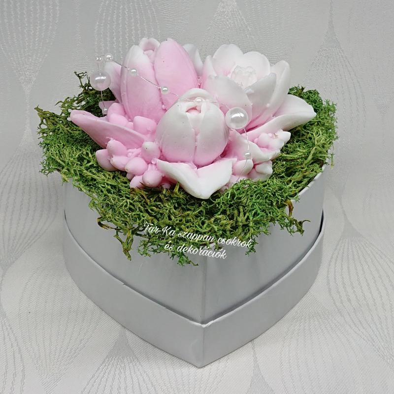 Illatos tulipán szappan csokor szív boxban