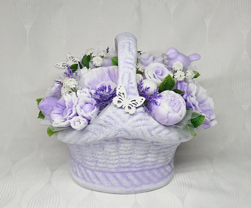 Különleges nagy szappanvirág csokor kosárban