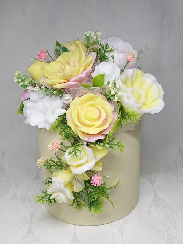 Különleges sárga - rózsaszín illatos szappanvirág csokor