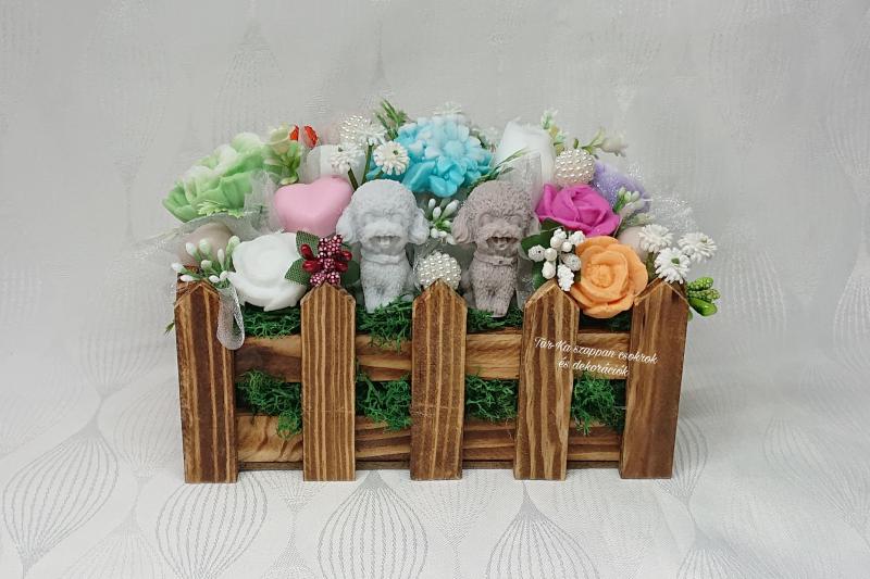 Kutyás illatos virágoskert