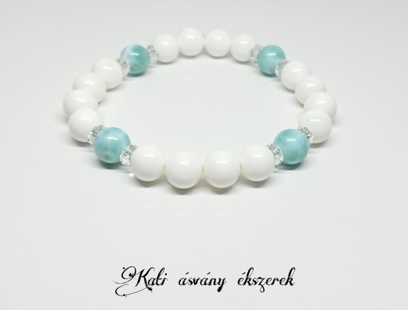 Larimar és fehér kagylóhéj ásvány karkötő (4+h)
