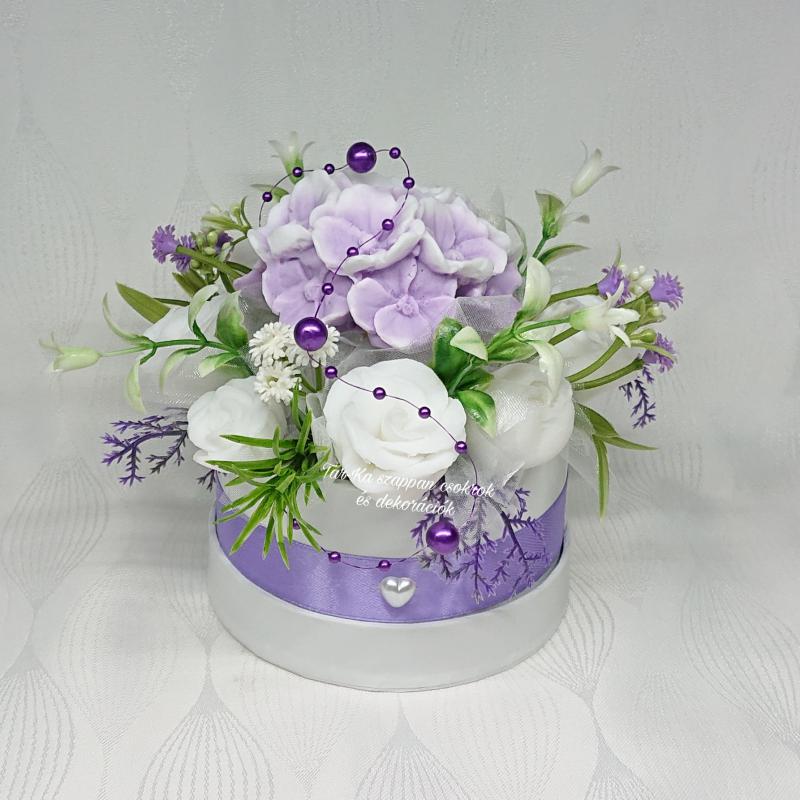 Lila - fehér illatos szappanvirág csokor