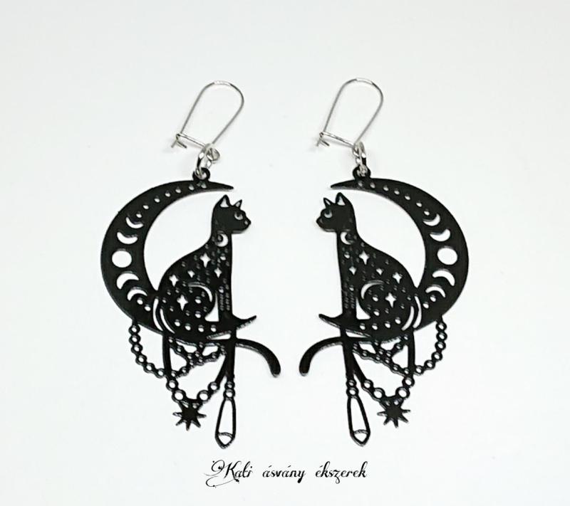 Macskás fülbevaló