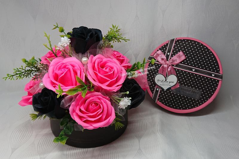 Magenta és fekete szappanrózsa box